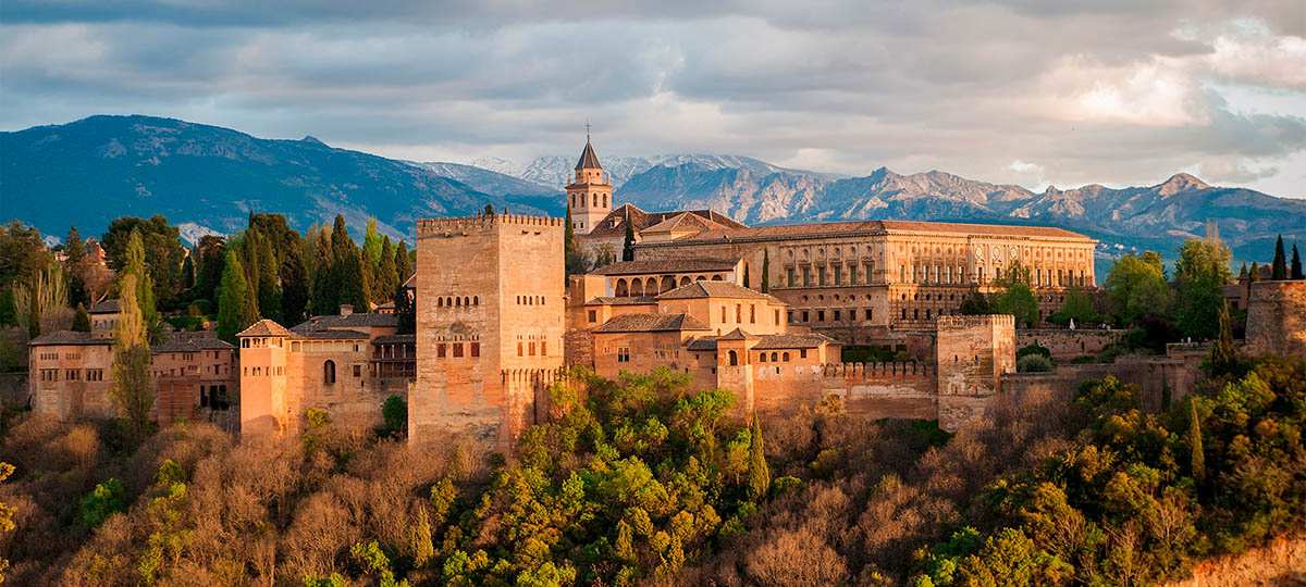 alhambra granada palace medieval spain