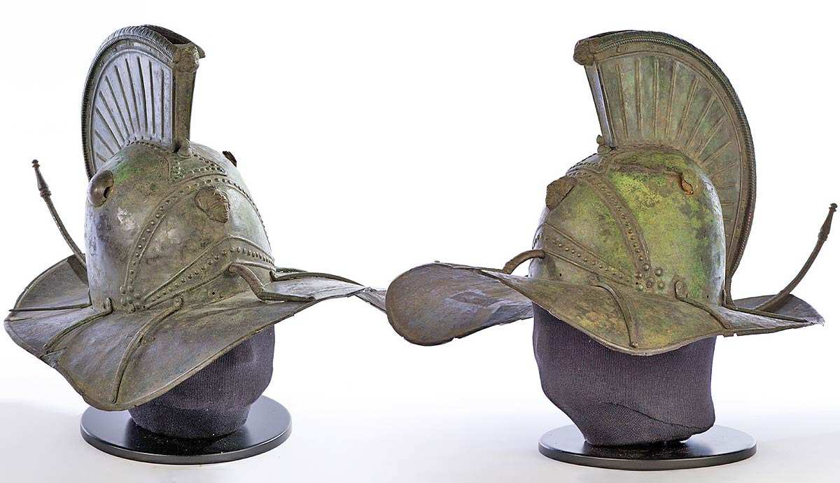 bronze hoplomachus helmet