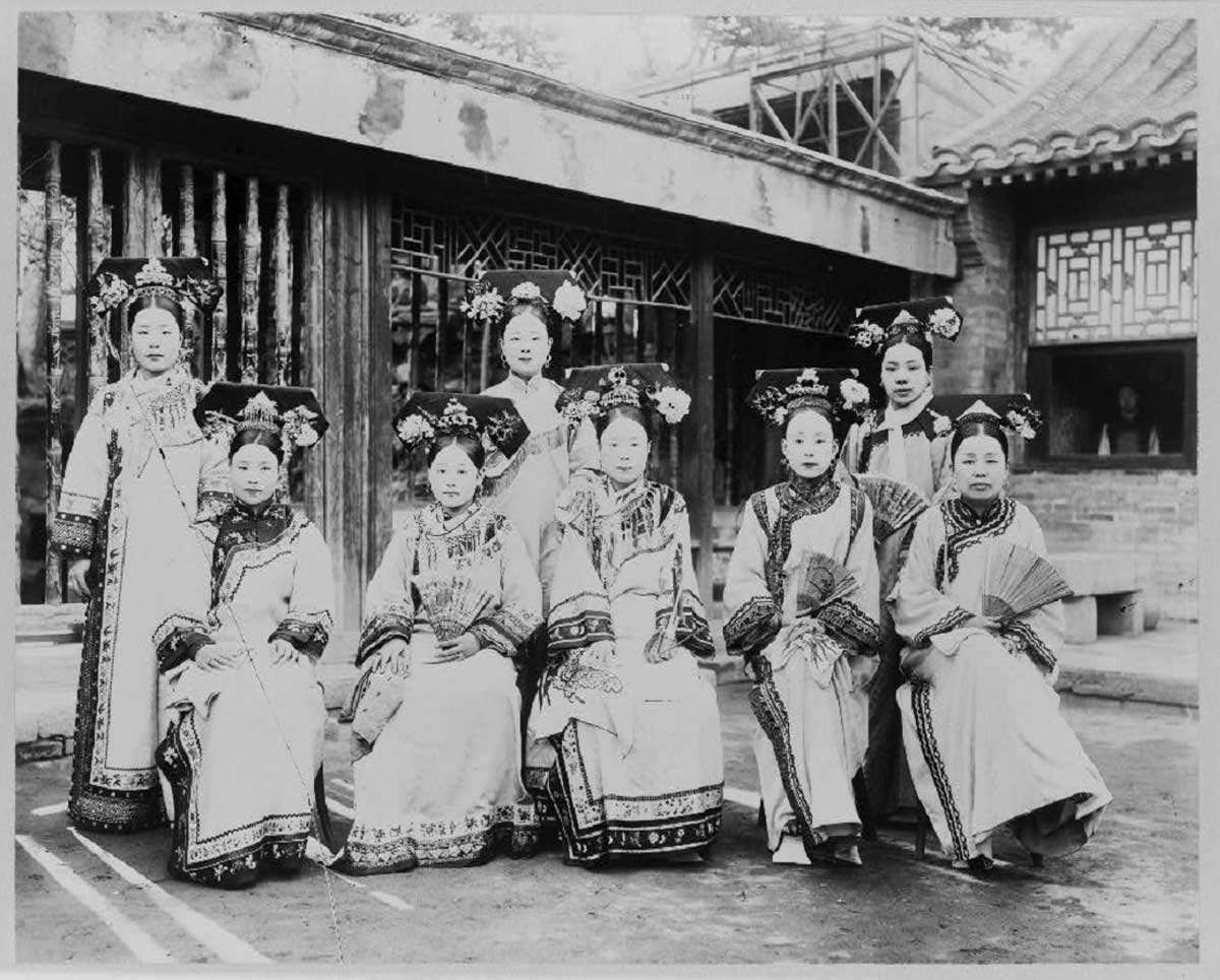 court ladies manchu robes 1910 1925 photo