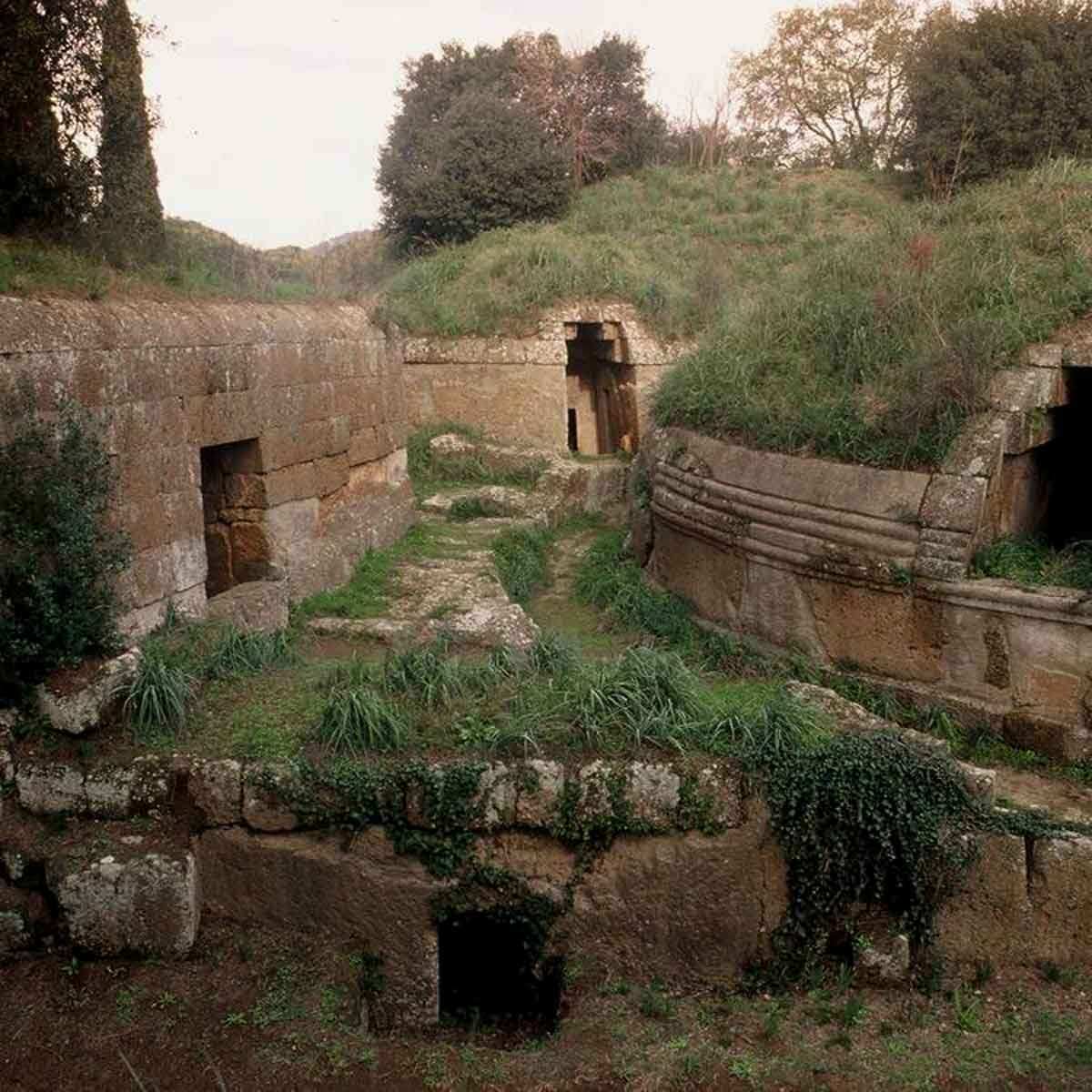 etruscan necropolis cerveteri tarquinia