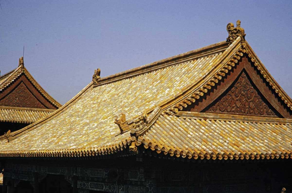 forbidden city golden roof harrison forman 1943
