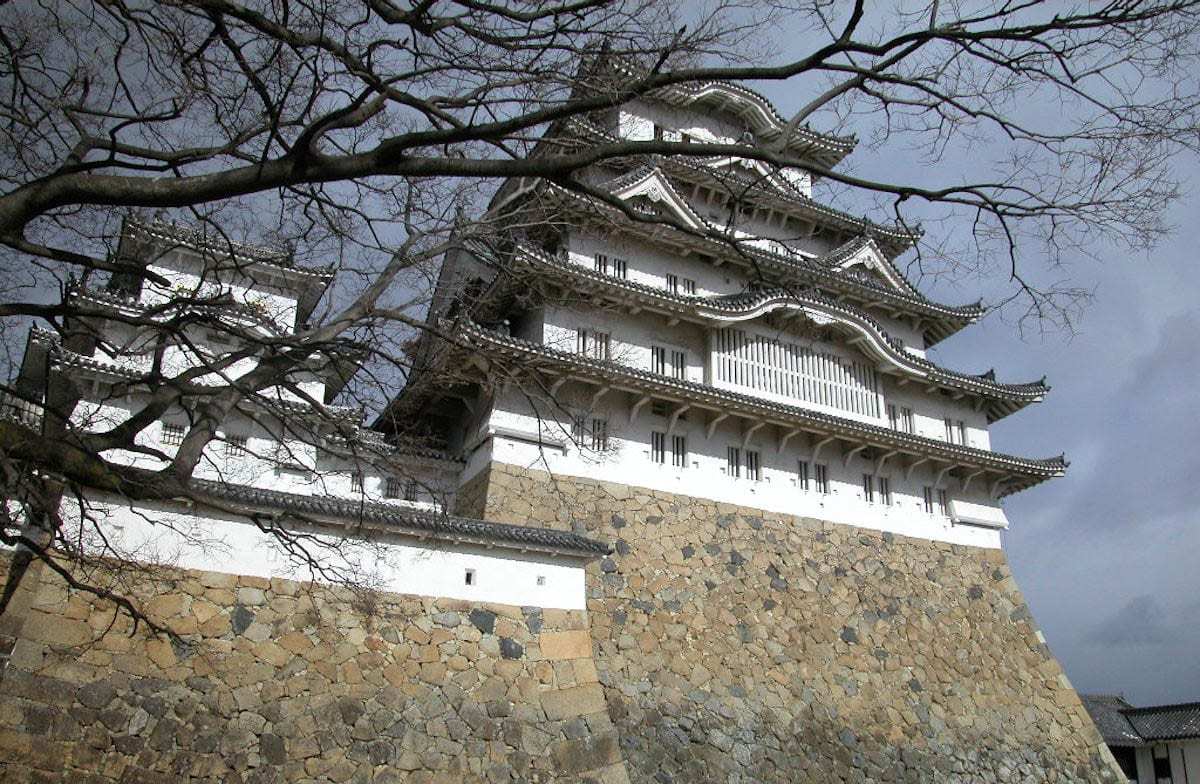 himeji castle exterior