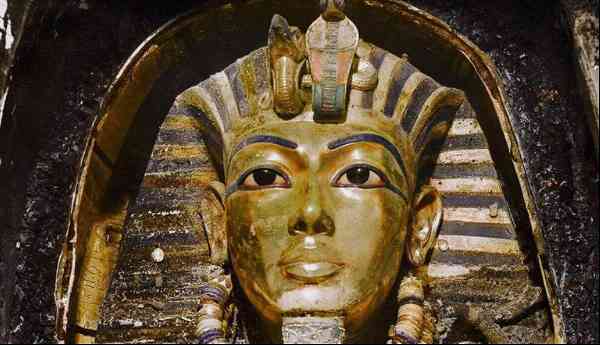 King Tut’s tomb - the untold story - tomb looted twice, a forgotten Pharaoh, discovery of gold mask and treasure