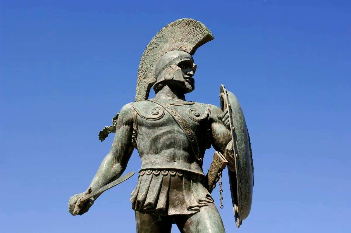 leonidas memorial statue spartan warriors