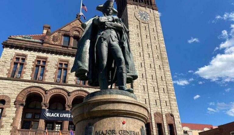 Revolutionary War Statue