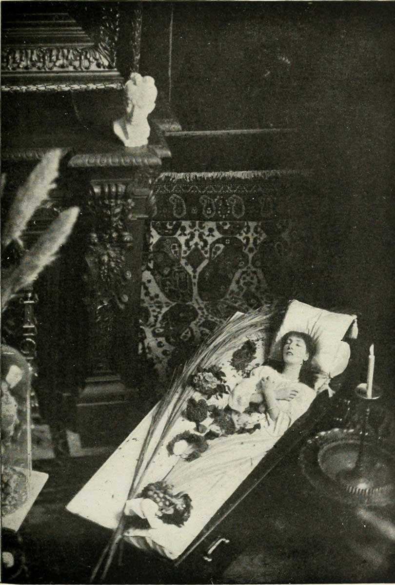sarah bernhardt coffin photo 1907