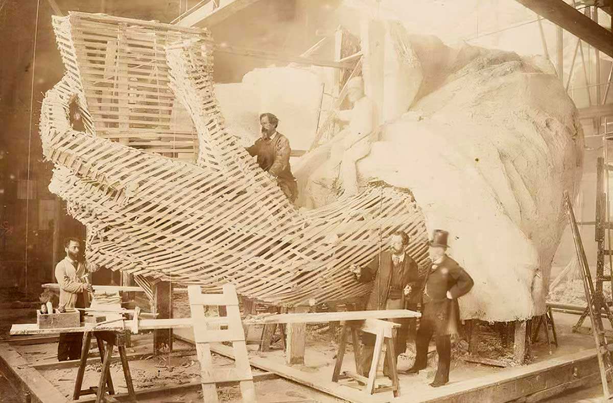 statue of liberty being built gustave eiffel