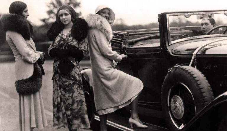 three classy ladies in car roaring twenties