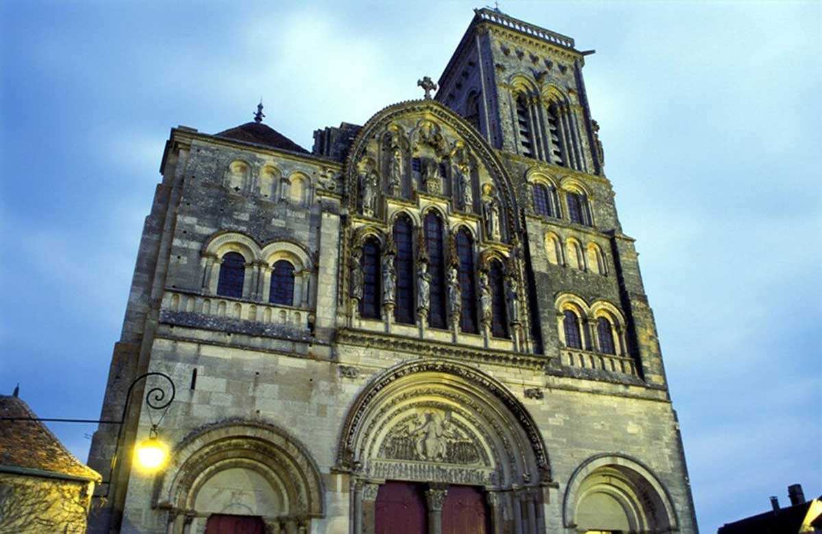 vezelay abbey of sainte madalaine
