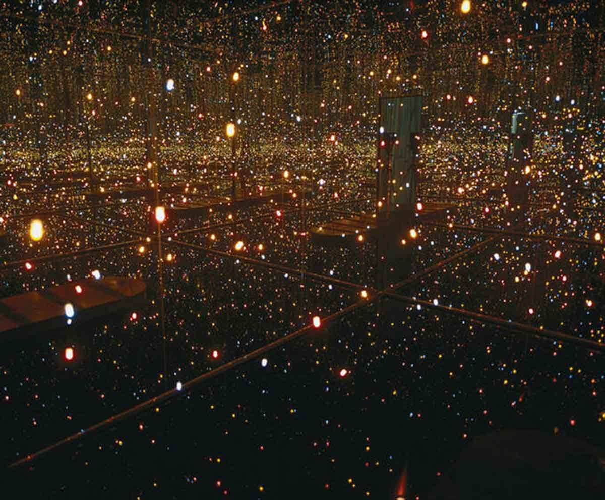 yayoi kusama fireflies on the water 2002